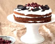 Αφράτη τούρτα black forest, ένα κομμάτι δεν φτάνει!