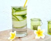 Gin & tonic με αγγούρι και λουίζα