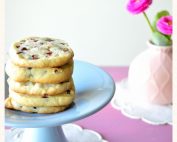 Βουτυρένια μπισκότα με cranberries