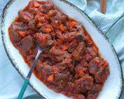 Μοσχάρι κοκκινιστό