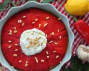 Πίτα χωρίς φύλλο με πιπεριές φλωρίνης