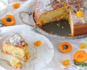 κέικ με βερίκοκα και αμύγδαλο