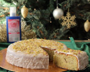 Βασιλόπιτα 2021 με ροδόνερο και φιστίκι αιγίνης