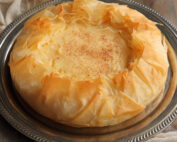 Γαλατόπιτα με ζαχαρούχο και φύλλο