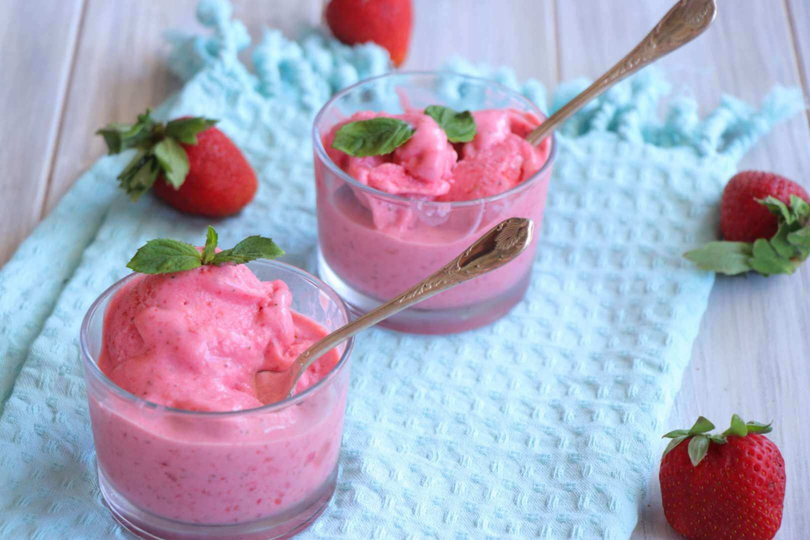 Frozen yoghurt strawberry στο λεπτό