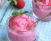 Frozen yoghurt strawberry στο λεπτό