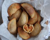 Κρομμυδοκαλίτσουνα with a twist