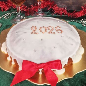 Βασιλόπιτα σιροπιαστή με μανταρίνι και αμύγδαλο