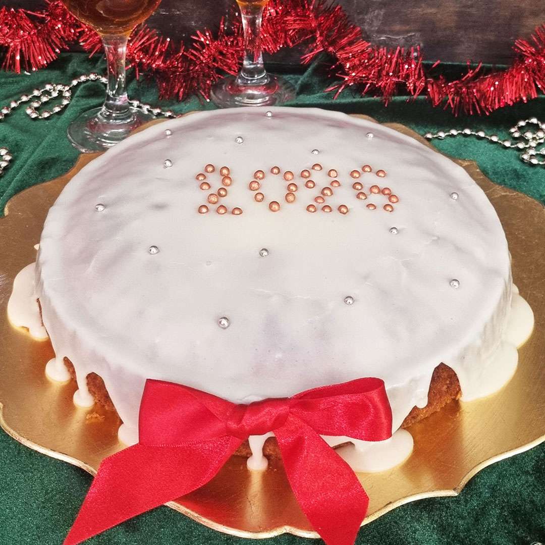 Βασιλόπιτα σιροπιαστή με μανταρίνι και αμύγδαλο