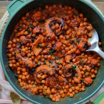 Χταπόδι με ρεβίθια