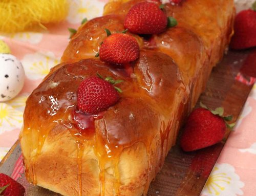 Τσουρέκι κρεμ μπρουλέ (crème brulee) με φράουλα