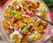 Crunchy Μακαρονοσαλάτα με τραγανά ζυμαρικά